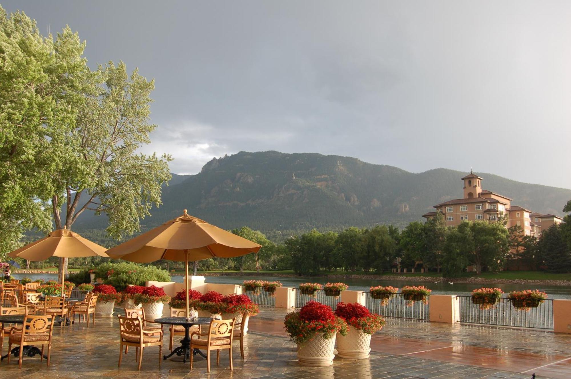 Отель The Broadmoor Колорадо-Спрингс Экстерьер фото